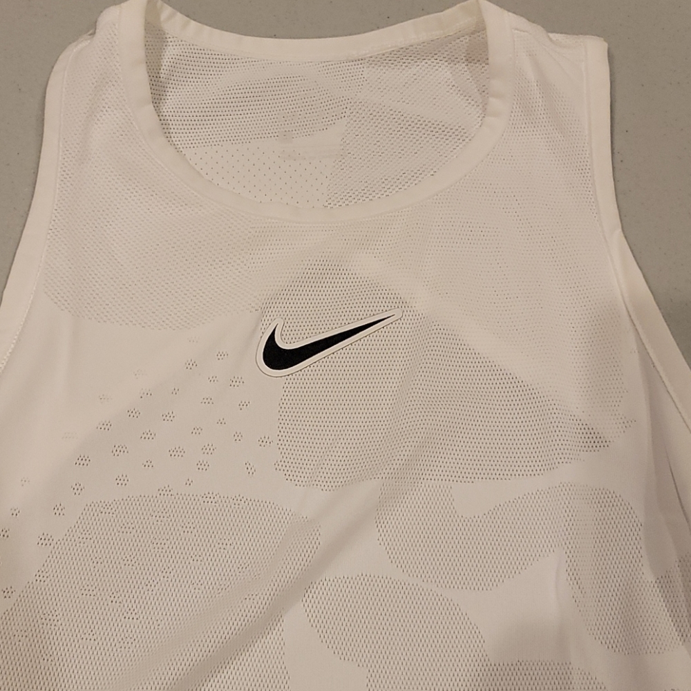 NWT size S Nike tennis tank - Picture 4 of 10